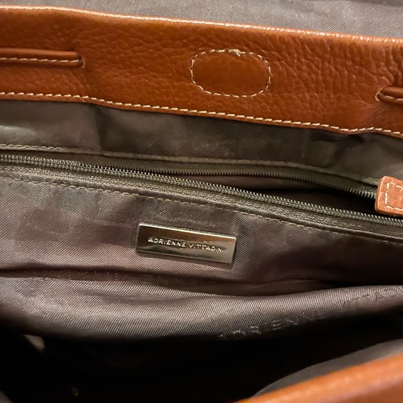 Adrienne Vittadini vintage tan Satchel!:) - Picture 4 of 5